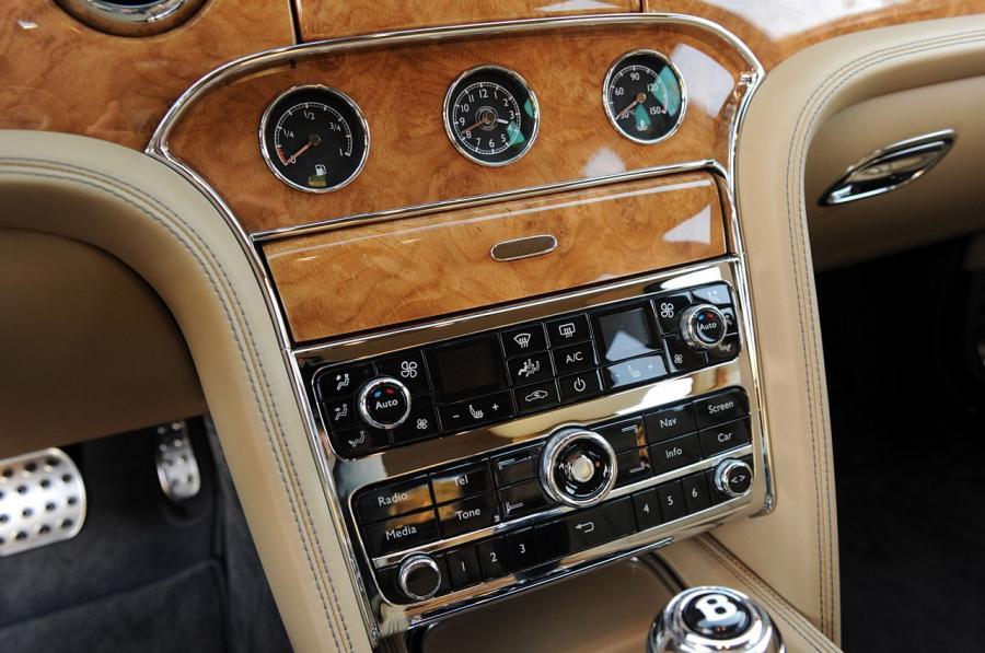  Bentley Mulsanne 2011 года  (фото 19 из 70)